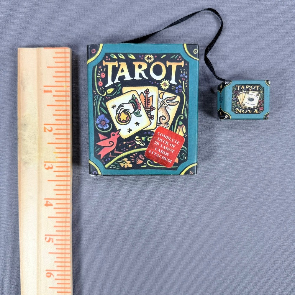 Tarot Nova Green Tarot Deck and Attached Pouch - Picture 7 of 7